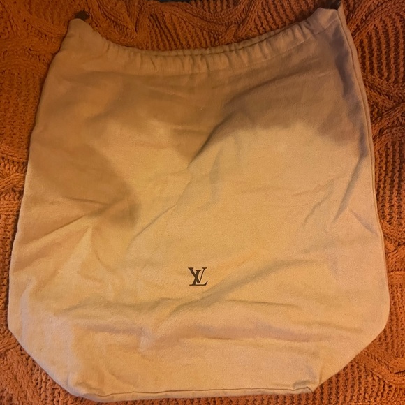 Louis Vuitton Dustbags - Picture 4 of 5